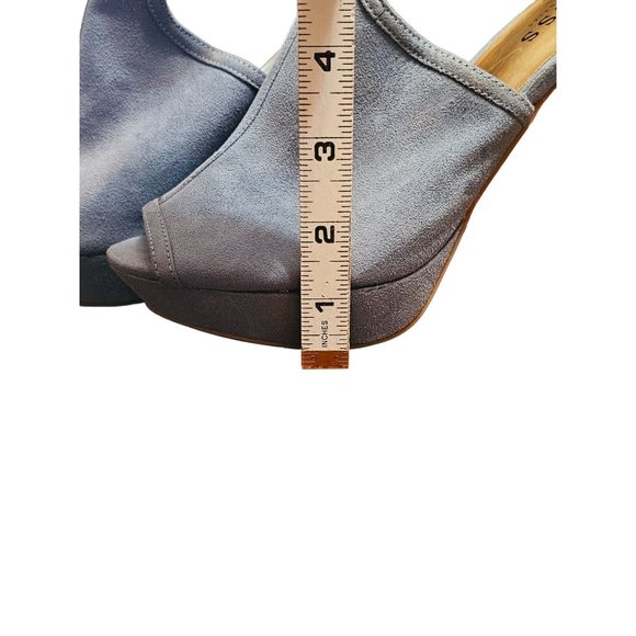 Guess Peep Toe Booties size 8.5 Stacked Heel wood Light Blue Gold Tone buckles - Picture 14 of 14
